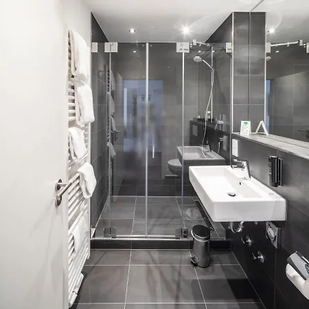 Boarding World Smart Hotel 4*