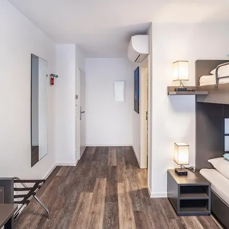 Hotel Boarding World Smart 4*
